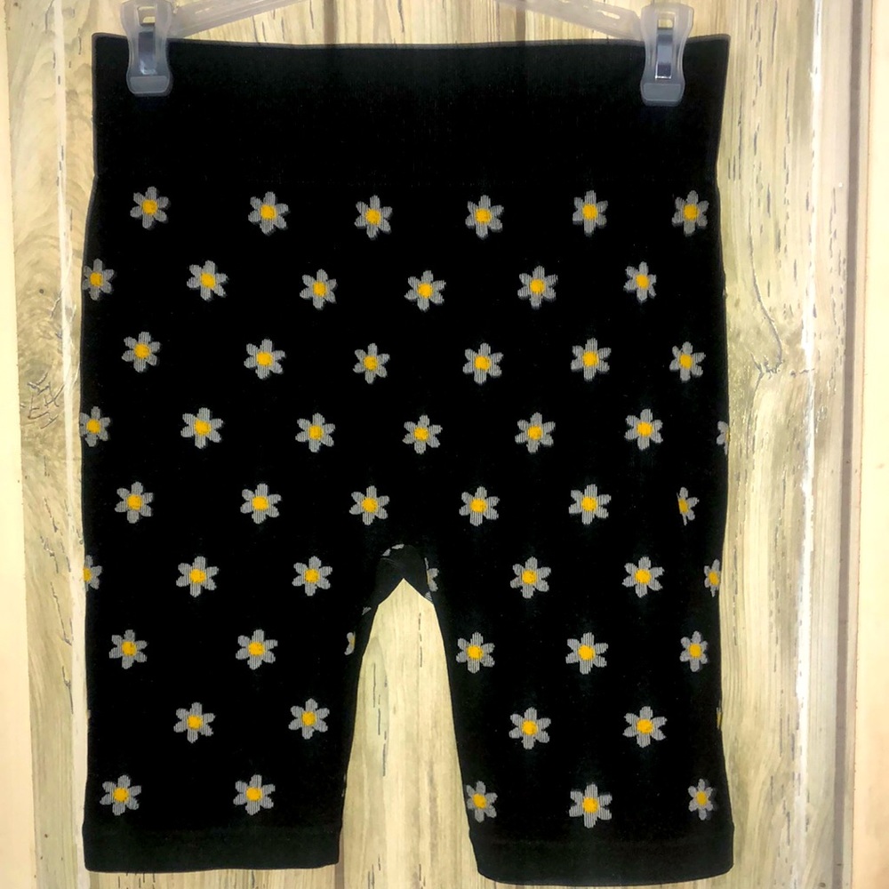Biker shorts, size medium, 7–9